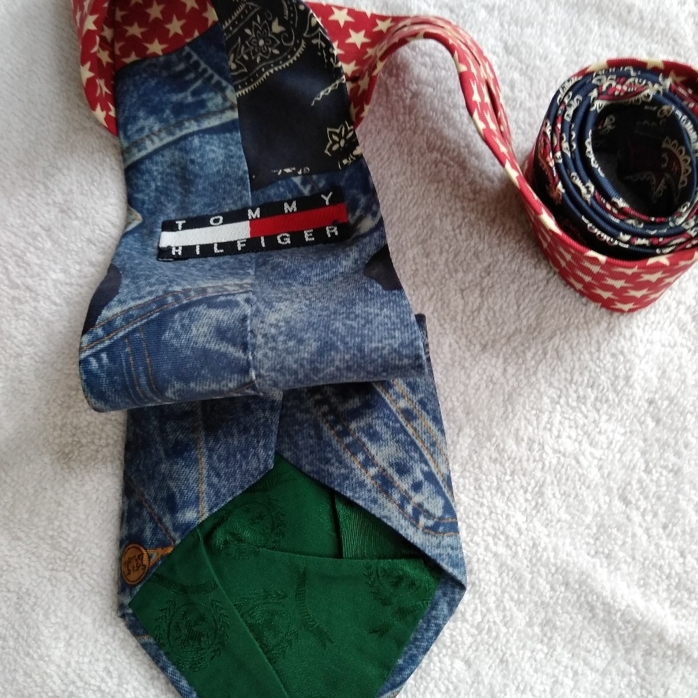 Men's Vintage Tommy Hilfiger Silk Tie